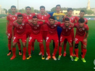 阿联酋青年足球队与塔吉克斯坦青年队在迪拜踢平