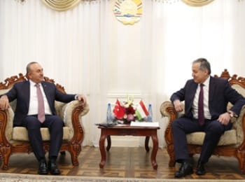 塔吉克斯坦外长与土耳其外长在杜尚别举行会商