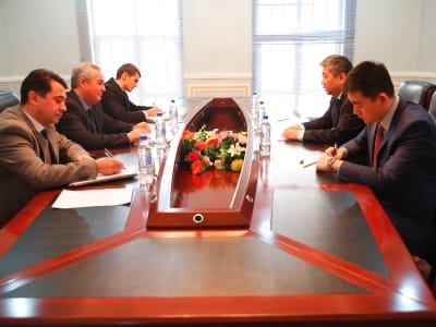 塔吉克斯坦外交部官员到访中国大使馆