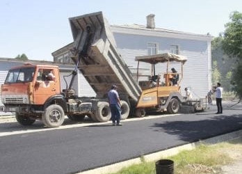 В Б.Гафурове заасфальтировали улицу Камоли Худжанди