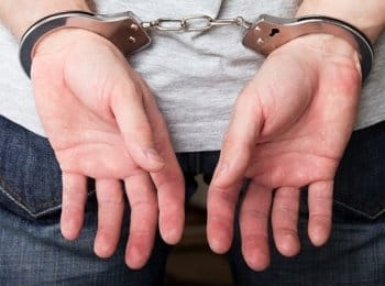 В Душанбе по подозрению в мошенничестве задержаны три человека