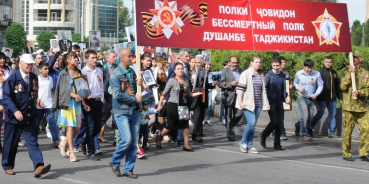 По улицам Душанбе прошествовал “Бессмертный полк”