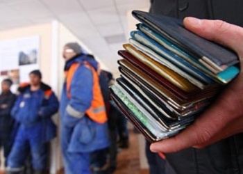 В Приморье 20 мигрантов, ожидающих депортацию, объявили голодовку