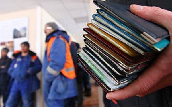 В Приморье 20 мигрантов, ожидающих депортацию, объявили голодовку