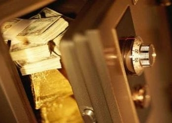 У жителя района Ш.Шохин вынесли сейф с деньгами и золотом