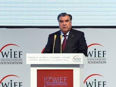Э.Рахмон встретился в Джакарте с президентом Исламского банка развития