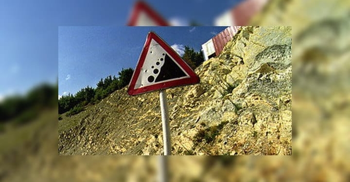 В ГБАО в результате камнепада погибли два человека