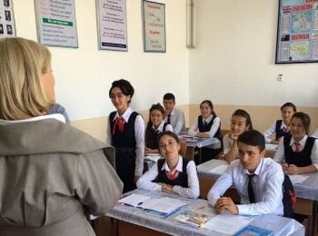 Посольство США профинансировало достройку школы в Исфаре