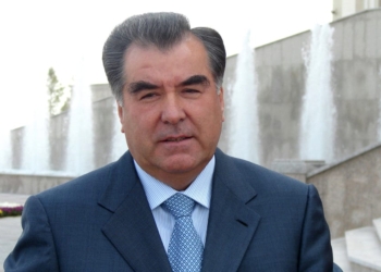 Э.Рахмон отбыл в Бишкек