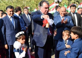 Президент провел Урок мира