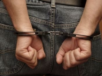 Житель Куляба умудрился обокрасть владельцев магазина и кафе