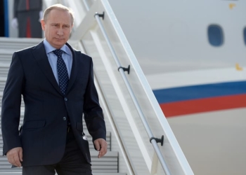 Путин возложил цветы к могиле Каримова и побеседовал с вдовой и дочерью президента