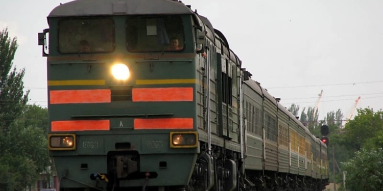 Житель района Рудаки погиб под колесами поезда Москва-Душанбе