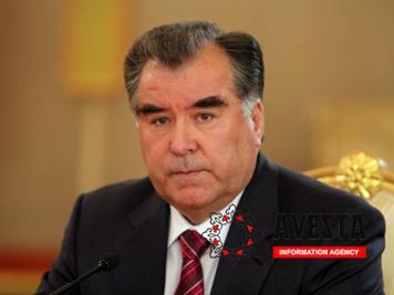Эмомали Рахмон находится в Муминабаде