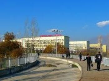 В студгородке затопило подвал общежития Таджикского национального университета