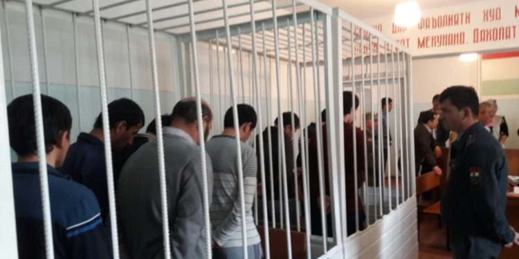Суд Хатлона вынес приговоры 8 кабадиянцам, которые намеревались выехать в Сирию