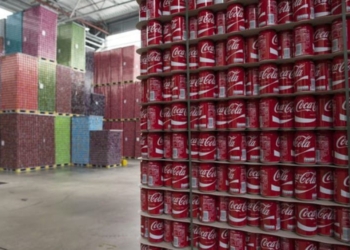 ГКНБ обнаружил на складе Coca-Cola в Душанбе крупную партию просроченных напитков