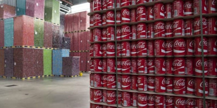 ГКНБ обнаружил на складе Coca-Cola в Душанбе крупную партию просроченных напитков