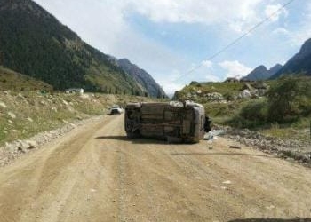 В Дарвазе иномарка опрокинулась в реку Пяндж. Погибли два человека