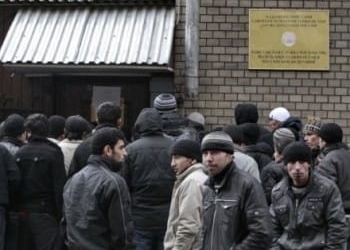 Гражданин Таджикистана, обманутый соотечественником, возвращен на родину