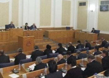 Совет Маджлиси намояндагон обсудил поправки в закон о СМИ