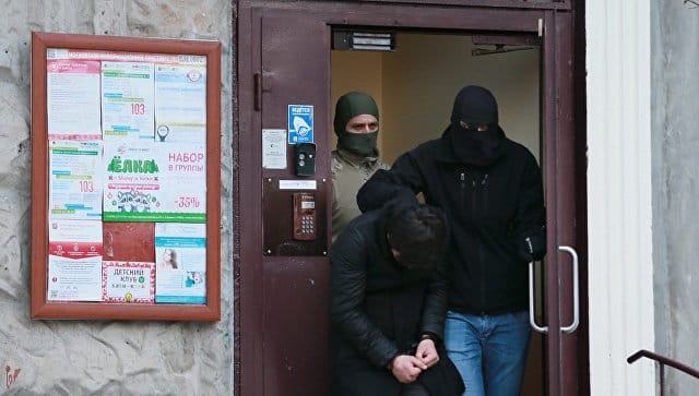Таджикские таможенники изъяли три «Макарова», «Карабин» и «Белку»