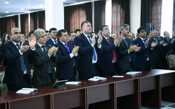 В Таджикистане курс лечения проходят менее 40% ВИЧ-инфицированных