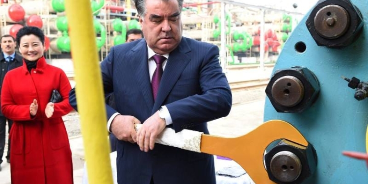 Президент положил начало второго этапа модернизации предприятия «Азот» в Сарбанде