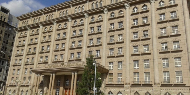 Граждан Таджикистана, срок пребывания которых в Кыргызстане превысит 5 дней, обяжут регистрироваться