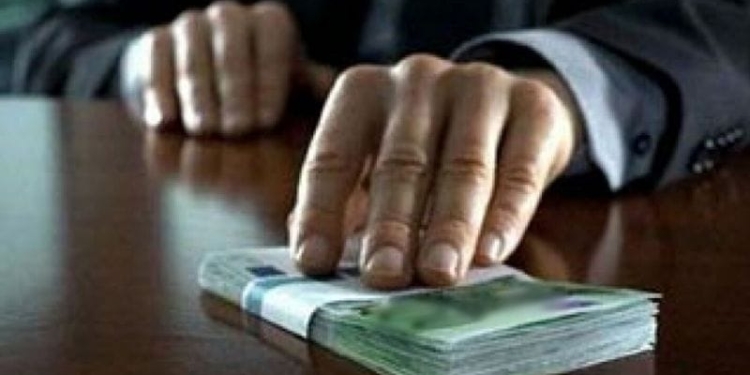 На севере Таджикистана экс-сотрудник СЭС получил три года за взятку