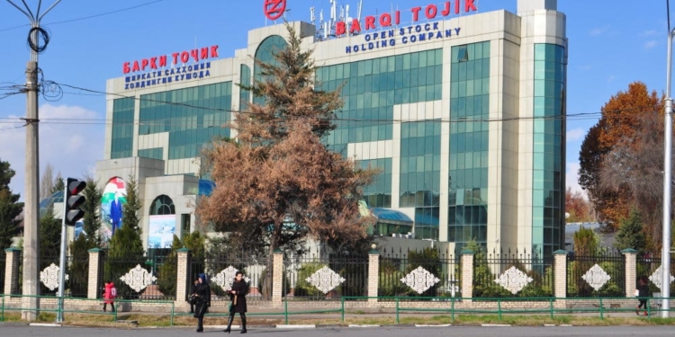 В Астане представили десятитысячную купюру с изображением Назарбаева