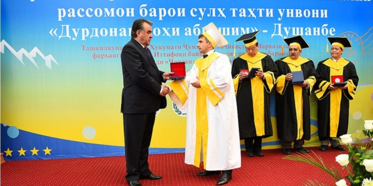 Международная выставка «Художники за мир».  Фото пресс-службы Президента РТ.