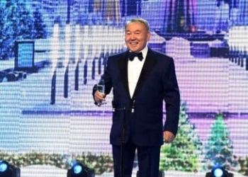 Назарбаев подшутил над членами правительства