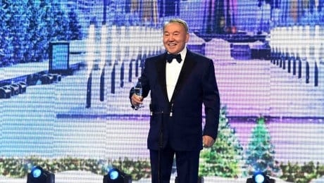 Назарбаев подшутил над членами правительства