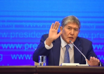 Атамбаев о ЕАЭС: вступаем в братский союз и встречаем старшего брата, который нам ножки подставляет
