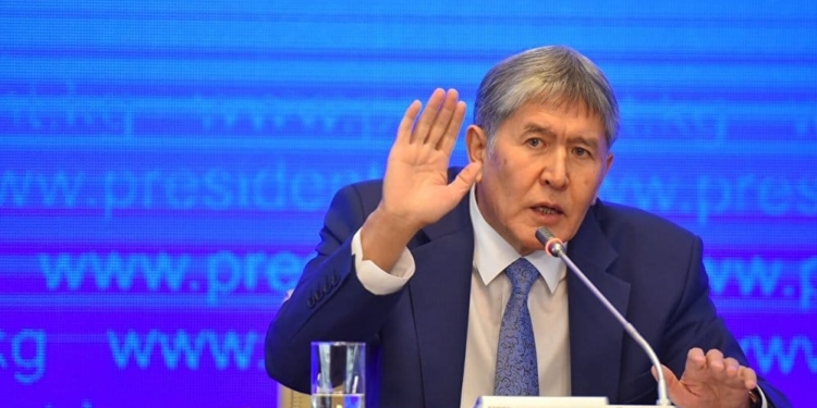 Атамбаев о ЕАЭС: вступаем в братский союз и встречаем старшего брата, который нам ножки подставляет