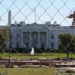 Новый президент США будет жить за проволокой (фото)
