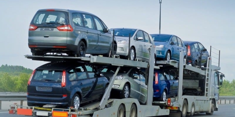 Таможенные пошлины на ввоз новых автомобилей в Таджикистане снизятся на 50%