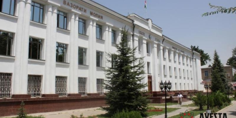 Правительство Таджикистана разработало план по спасению «тонущих» банков