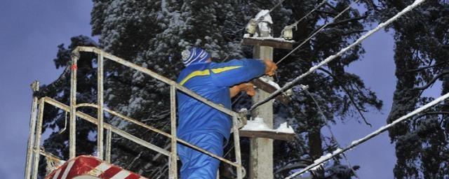 На юге России без электричества остались более 200 тыс. человек
