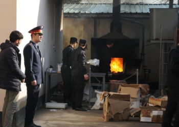 В специальной печи АКН в Душанбе сожгли около 370 кг наркотиков