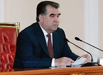 Эмомали Рахмон снял с должности заместителя министра культуры