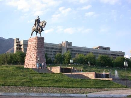 Глава Согда принял порядка 2 тыс. граждан по «личным вопросам»