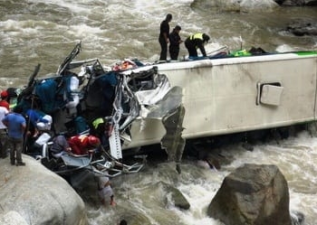 В Дарвазе грузовик сорвался с обрыва. Водитель погиб на месте ДТП