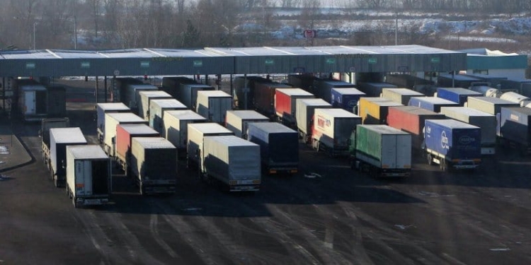 Таджикская таможня в 2016 году недобрала более 407 млн. таможенных платежей