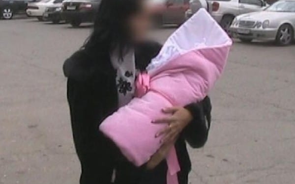 Родила, чтобы продать: В Душанбе раскрыт очередной факт продажи новорожденного