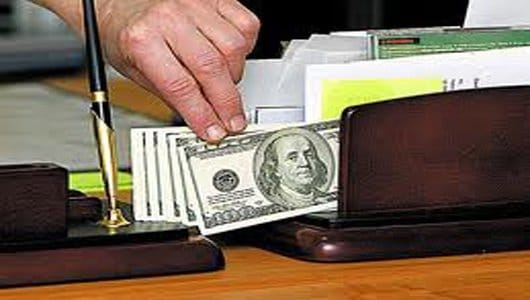 В Согде по факту коррупции среди силовиков и правоохранителей возбуждено 11 уголовных дел