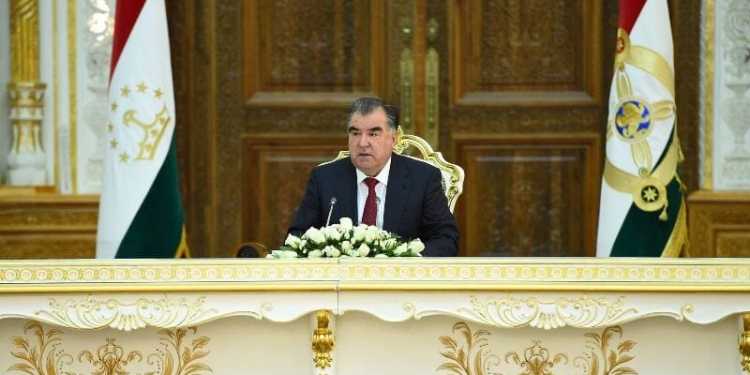 Эмомали Рахмон провел заседание Общественного совета
