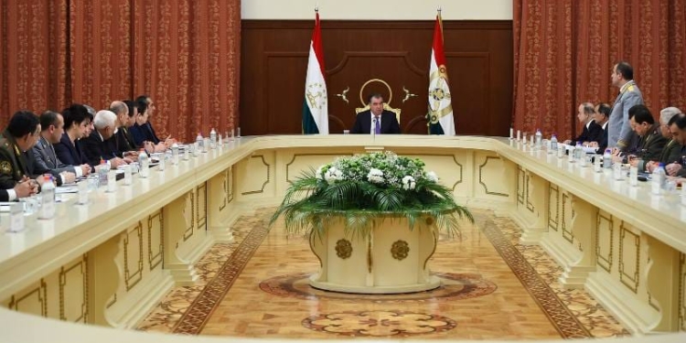 Президент провел заседание Совета безопасности (фото)