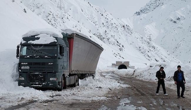 МВД просит водителей освободить дорогу Душанбе-Худжанд